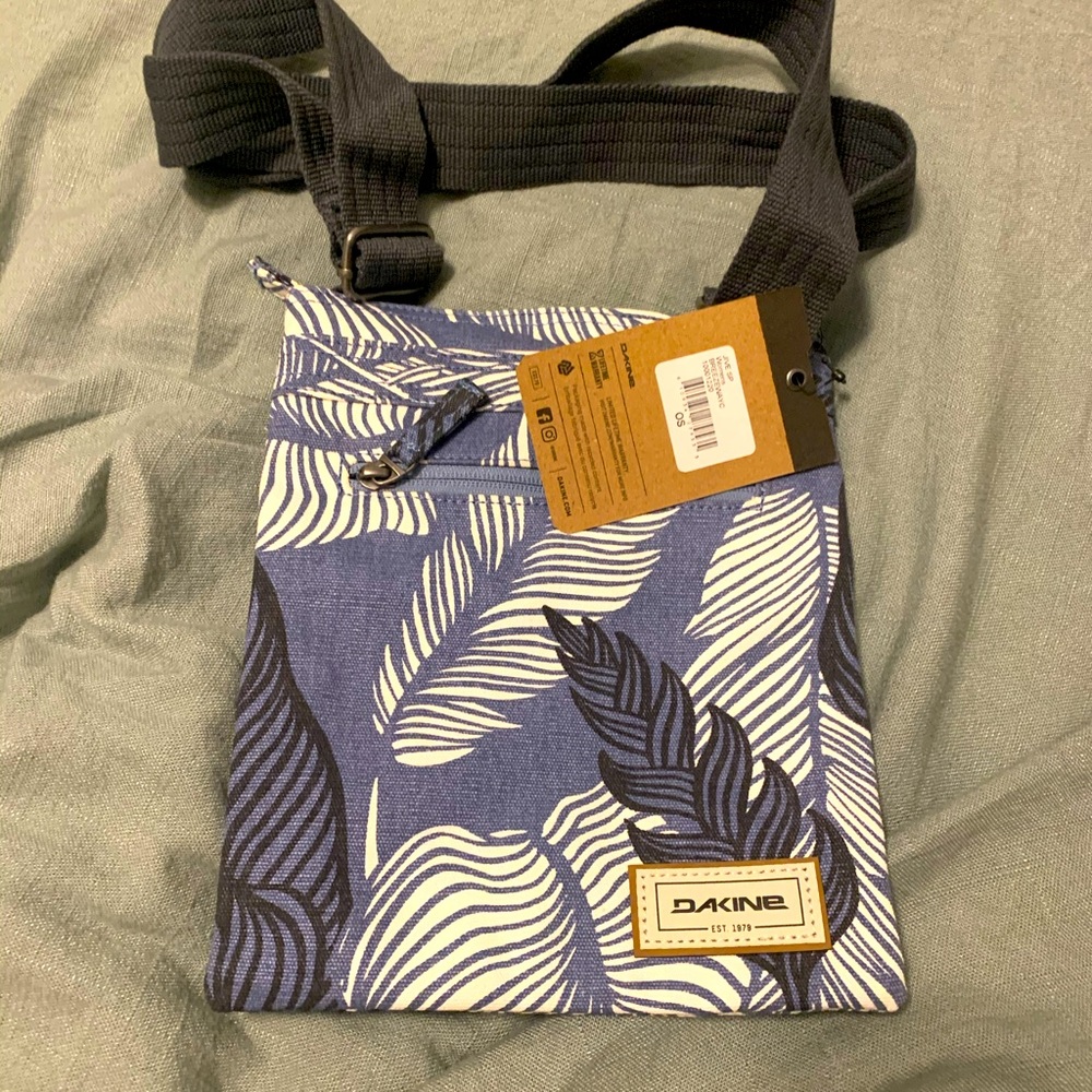 DaKine crossbody bag NWT